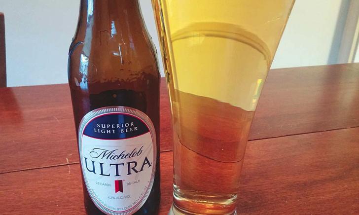 Michelob Ultra in glas Michelob Ultra in glas